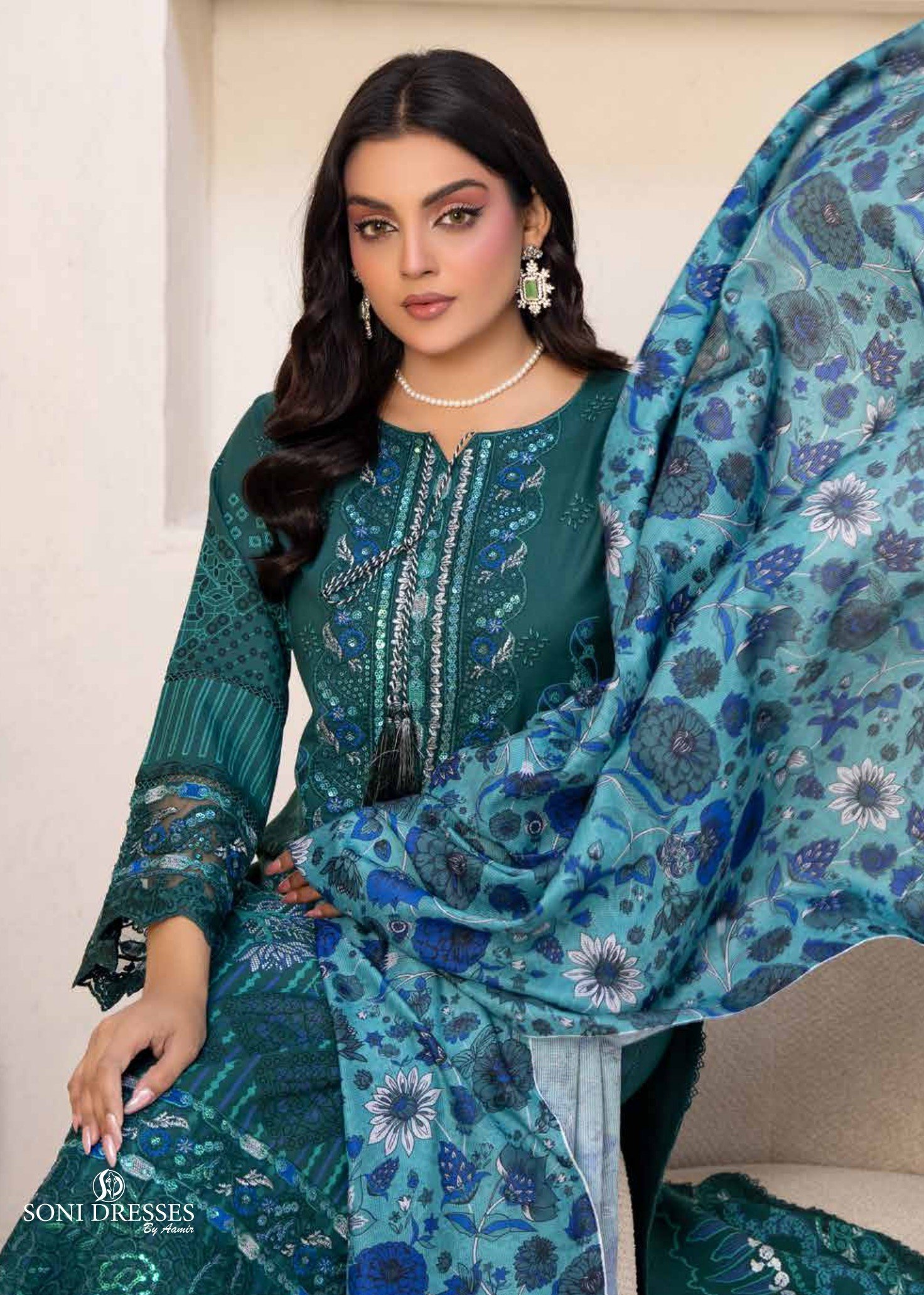 Luxury Emerald Green Embroidered 3-Piece Suit with Blue Floral Dupatta, Zouq D6 - Image 5