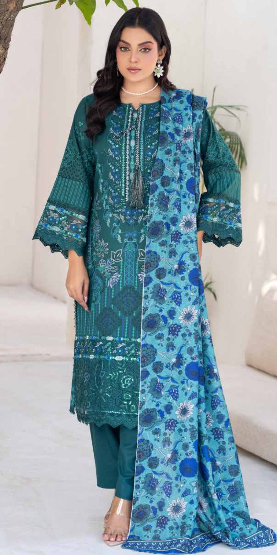 Luxury Emerald Green Embroidered 3-Piece Suit with Blue Floral Dupatta, Zouq D6 - Image 2